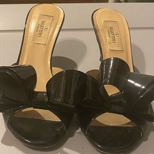 Valentino Patent Black Bow slides!